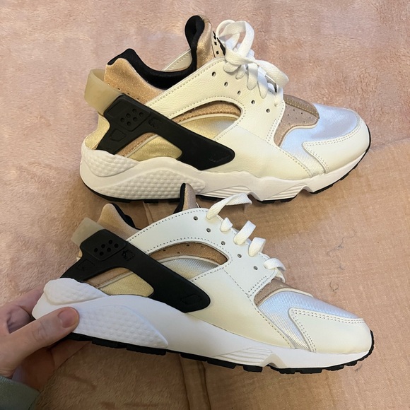 Nike Air Huarache White Sandrift Chunky Sneakers - Picture 6 of 14